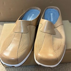 Naturalizer Patrina Sand Dune leather slides mules size 10 WIDE NEW